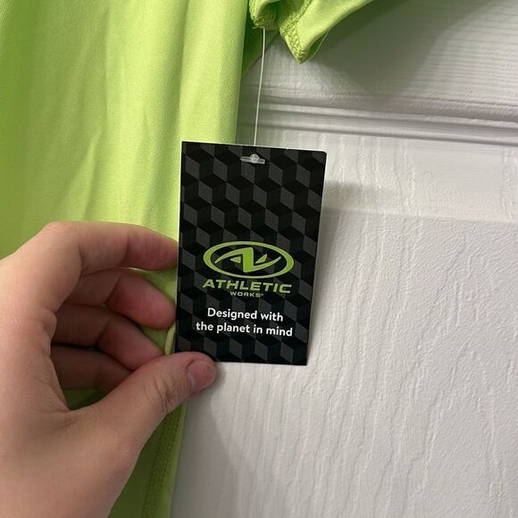 Women’s Green Athletic Workout Shirt || Small, Medium - Picture 3 of 3